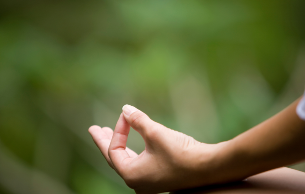 Libérez votre corps et votre esprit lors d'une séance de yoga sur chaise - Golf d'Hardelot